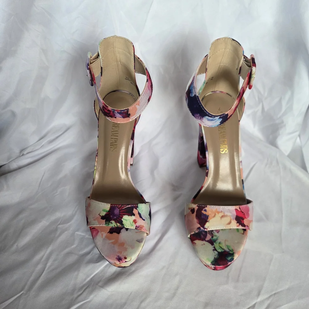 Women's Floral Platform Heels - Picture 6 of 16